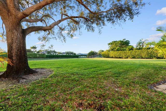 16473 Del Palacio Court, Delray Beach, FL 33484