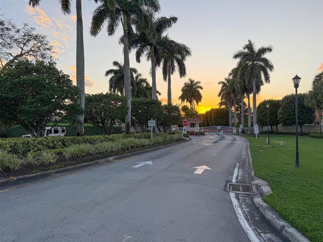 16473 Del Palacio Court, Delray Beach, FL 33484