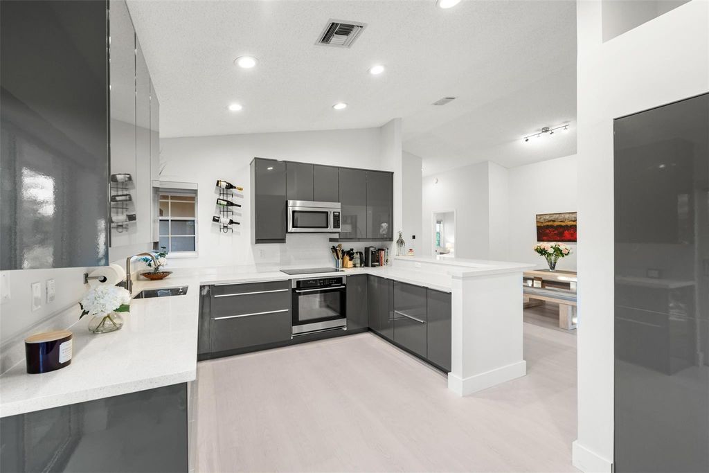 16473 Del Palacio Court, Delray Beach, FL 33484