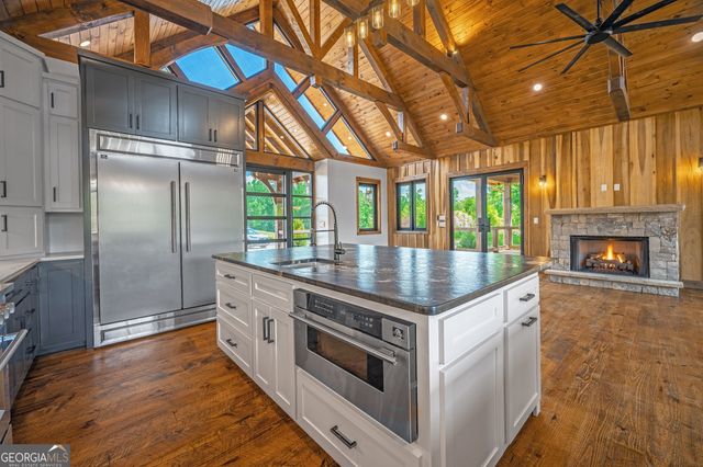 42 Waterstone Way, Mineral Bluff, GA 30559