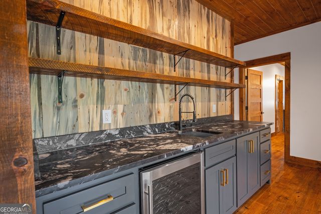 42 Waterstone Way, Mineral Bluff, GA 30559