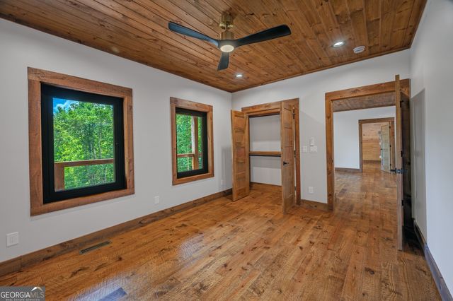 42 Waterstone Way, Mineral Bluff, GA 30559