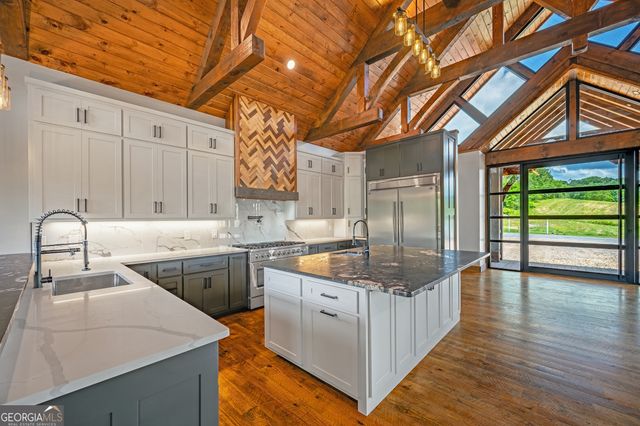 42 Waterstone Way, Mineral Bluff, GA 30559