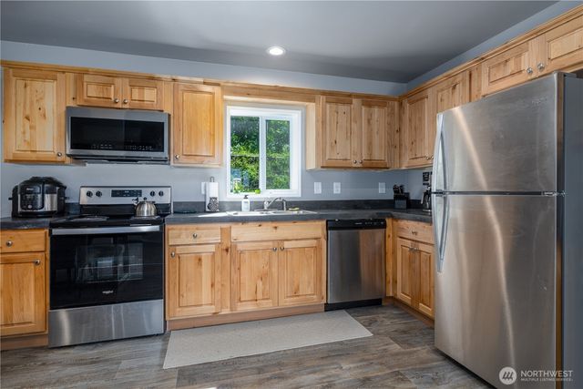 190 Midway Lane E, Shelton, WA 98584