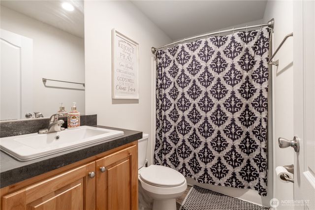 190 Midway Lane E, Shelton, WA 98584