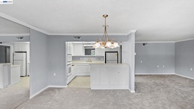 2128 Tice Creek Dr 3, Walnut Creek, CA 94595