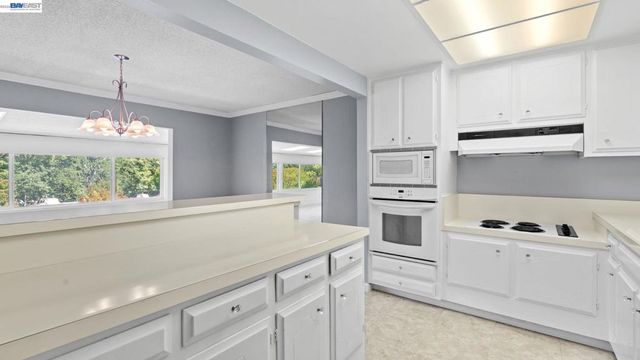 2128 Tice Creek Dr 3, Walnut Creek, CA 94595
