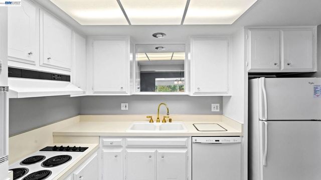 2128 Tice Creek Dr 3, Walnut Creek, CA 94595