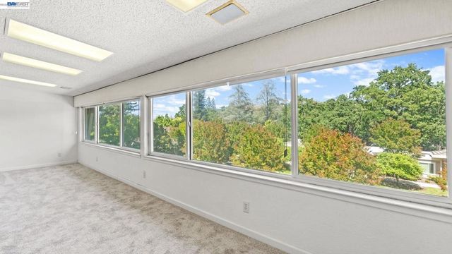 2128 Tice Creek Dr 3, Walnut Creek, CA 94595