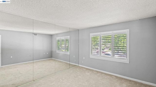 2128 Tice Creek Dr 3, Walnut Creek, CA 94595