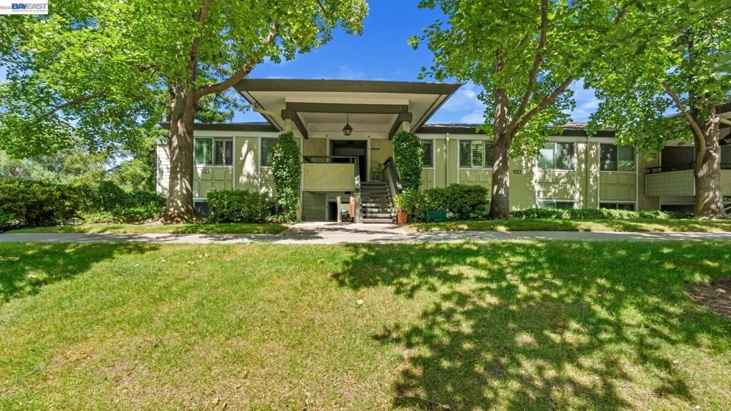 2128 Tice Creek Dr 3, Walnut Creek, CA 94595