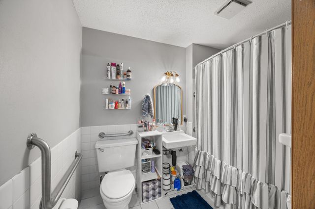 4 Pine Tree Drive 212, Arden Hills, MN 55112