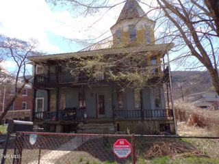 903 Northwest Virginia Avenue, Norton, VA 24273