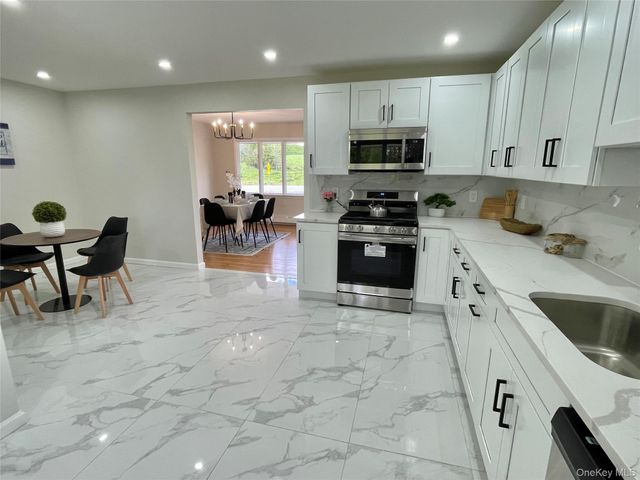 70 County Route 17, Pine Bush, NY 12566
