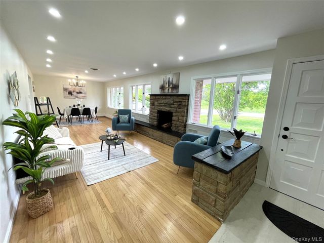 70 County Route 17, Pine Bush, NY 12566