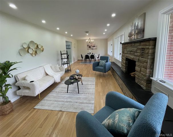 70 County Route 17, Pine Bush, NY 12566