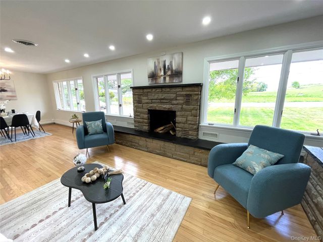 70 County Route 17, Pine Bush, NY 12566