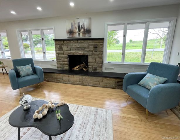 70 County Route 17, Pine Bush, NY 12566
