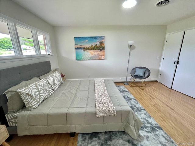 70 County Route 17, Pine Bush, NY 12566
