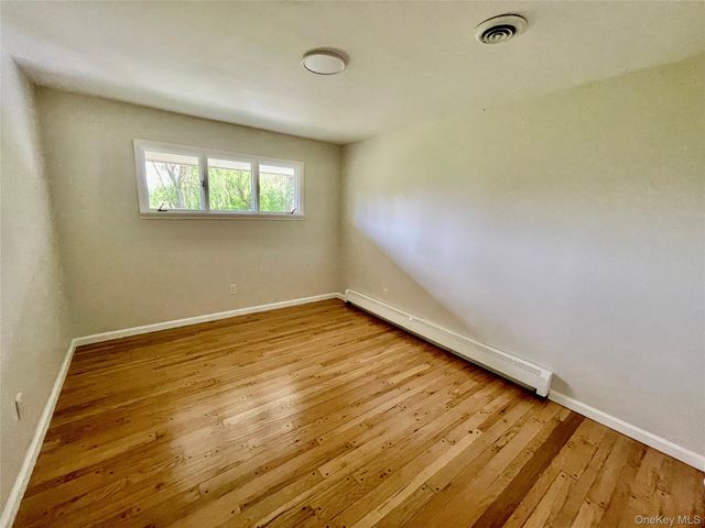 70 County Route 17, Pine Bush, NY 12566