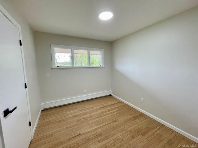 70 County Route 17, Pine Bush, NY 12566
