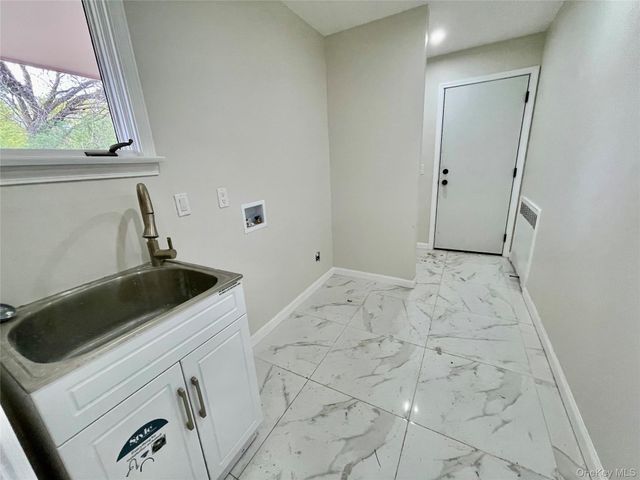 70 County Route 17, Pine Bush, NY 12566
