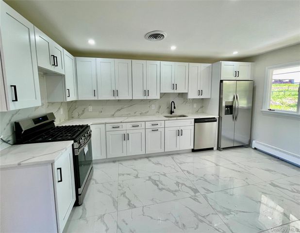 70 County Route 17, Pine Bush, NY 12566