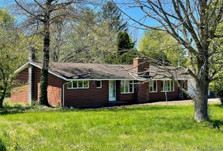70 County Route 17, Pine Bush, NY 12566