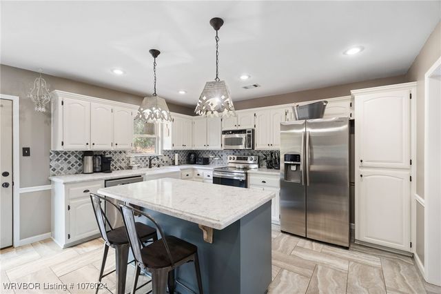 6005 Cedarlakes Circle, Lavaca, AR 72941
