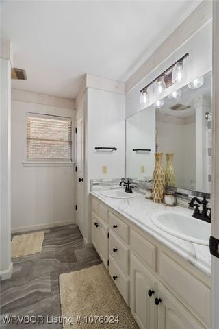 6005 Cedarlakes Circle, Lavaca, AR 72941