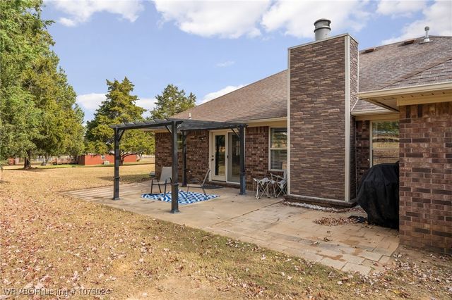 6005 Cedarlakes Circle, Lavaca, AR 72941