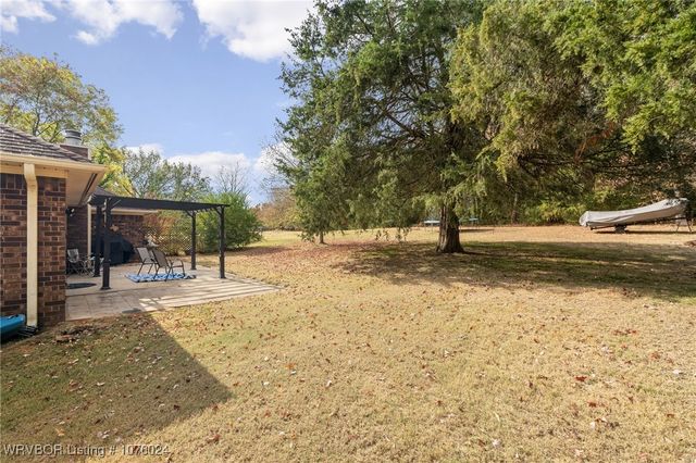 6005 Cedarlakes Circle, Lavaca, AR 72941
