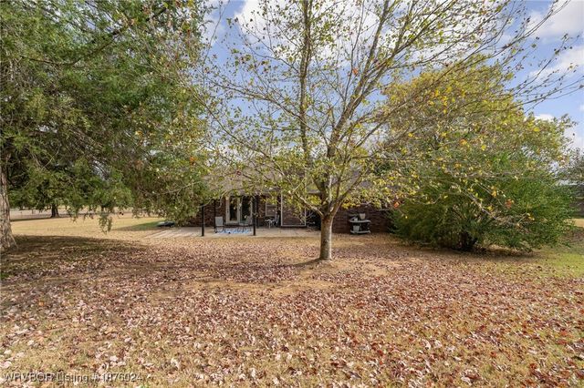 6005 Cedarlakes Circle, Lavaca, AR 72941