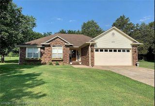 6005 Cedarlakes Circle, Lavaca, AR 72941