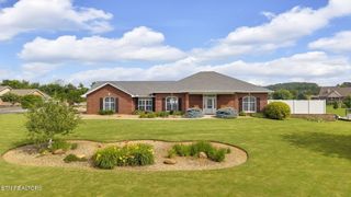 1037 Southwind Circle, Dandridge, TN 37725