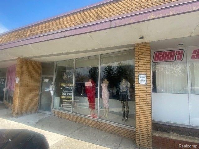 19558 KELLY Road, Harper Woods, MI 48225