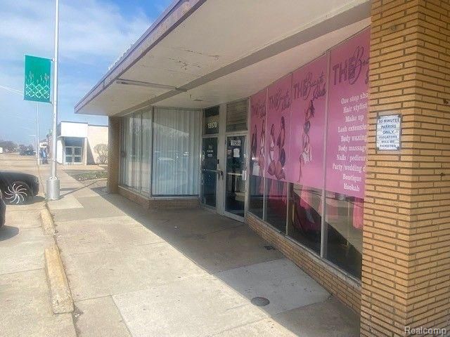 19558 KELLY Road, Harper Woods, MI 48225