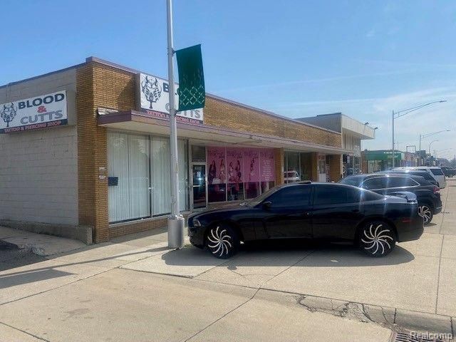 19558 KELLY Road, Harper Woods, MI 48225