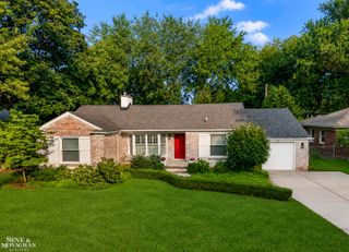 243 Beaupre Avenue, Grosse Pointe Farms, MI 48236