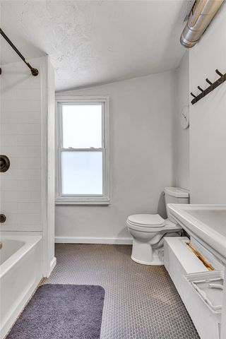 213 Maplewood Ave, Vanport, PA 15009