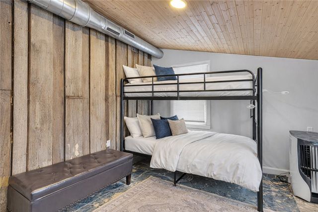 213 Maplewood Ave, Vanport, PA 15009