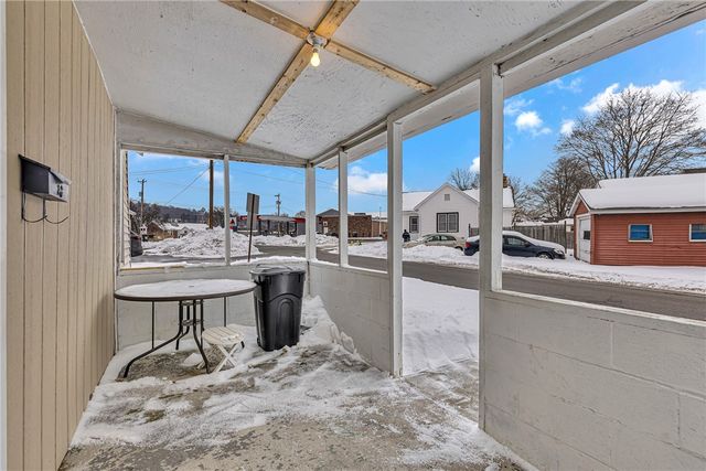 213 Maplewood Ave, Vanport, PA 15009