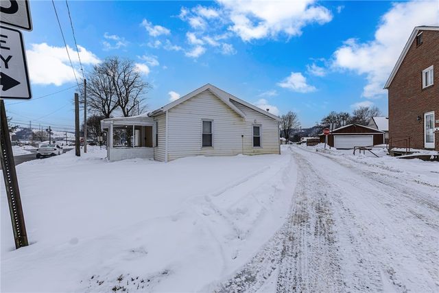 213 Maplewood Ave, Vanport, PA 15009