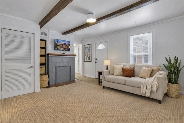 213 Maplewood Ave, Vanport, PA 15009