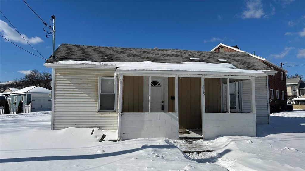 213 Maplewood Ave, Vanport, PA 15009