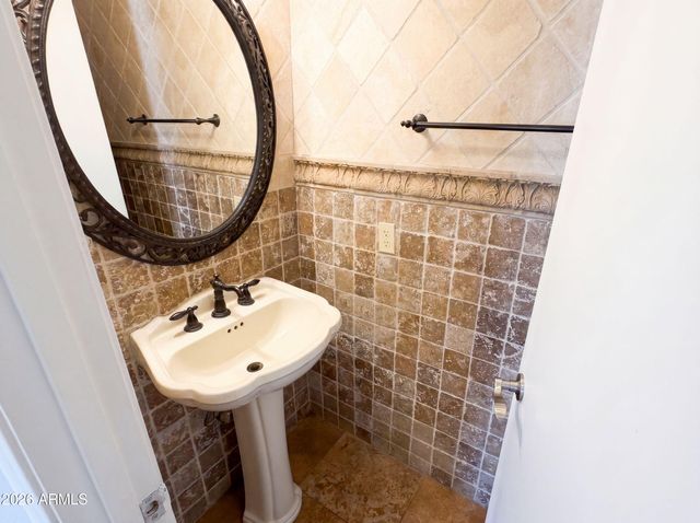 10860 W LONE CACTUS Drive, Peoria, AZ 85373