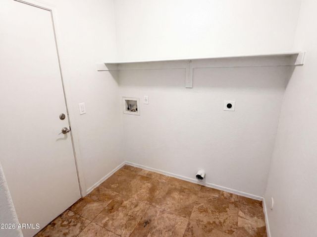 10860 W LONE CACTUS Drive, Peoria, AZ 85373