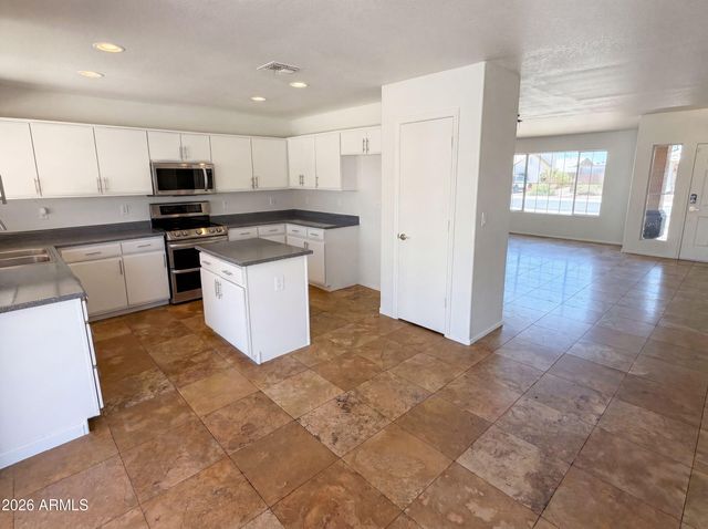 10860 W LONE CACTUS Drive, Peoria, AZ 85373