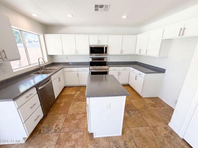 10860 W LONE CACTUS Drive, Peoria, AZ 85373