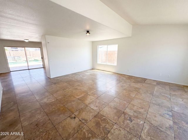 10860 W LONE CACTUS Drive, Peoria, AZ 85373
